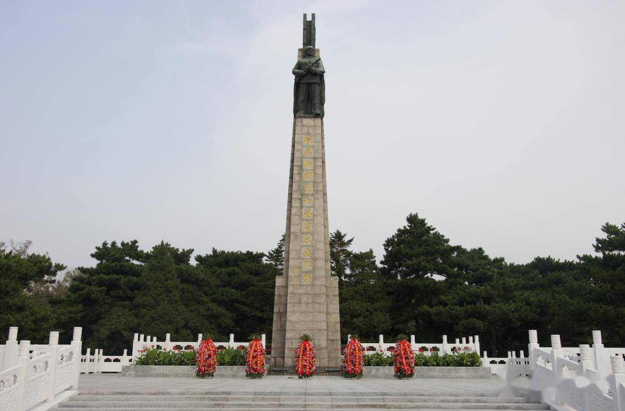 沈阳英雄纪念碑图片