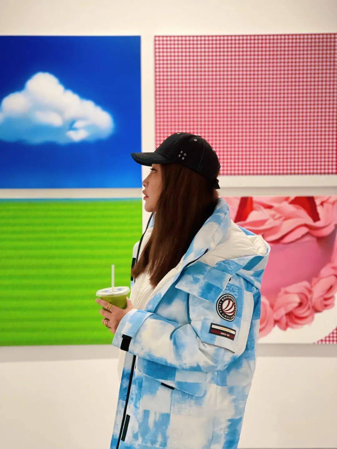 咖啡馆拍照穿搭 9d463a97f5ab496eaed874627e3a1768.jpeg