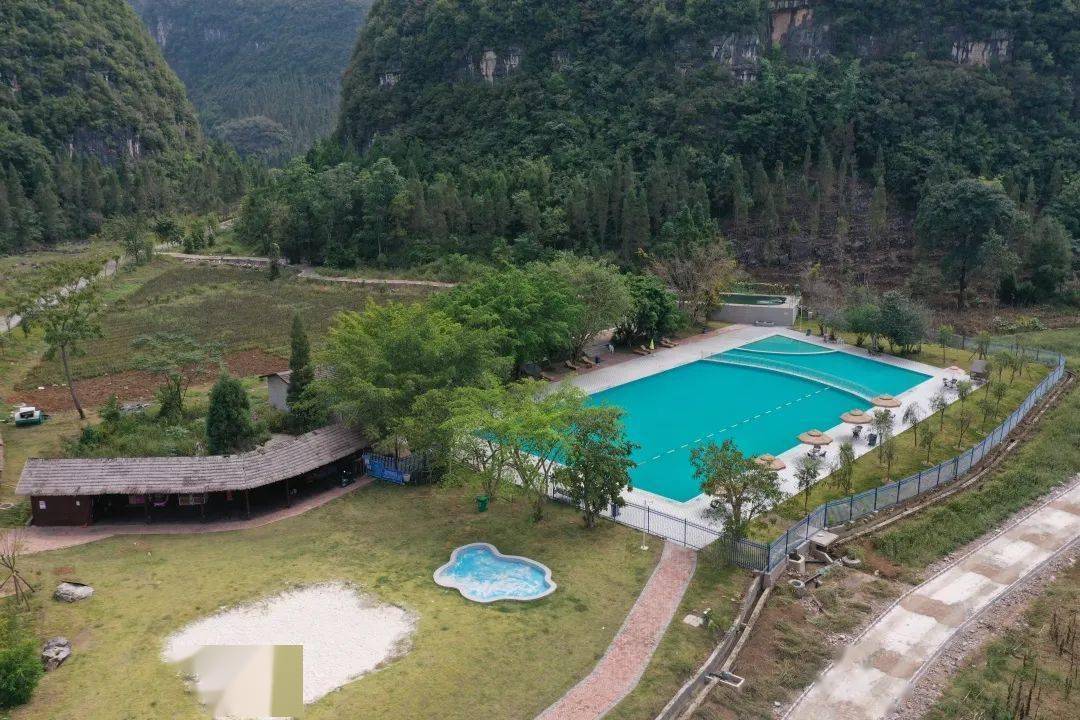 义龙新区间歇泉景区推出优惠活动迎国庆