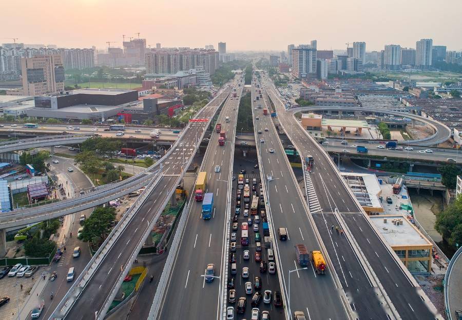 同泰路尖彭路白云大道立交工程今晚9时30分通车