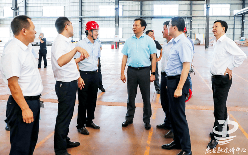 忠县党政主要领导检查国庆节消防安全