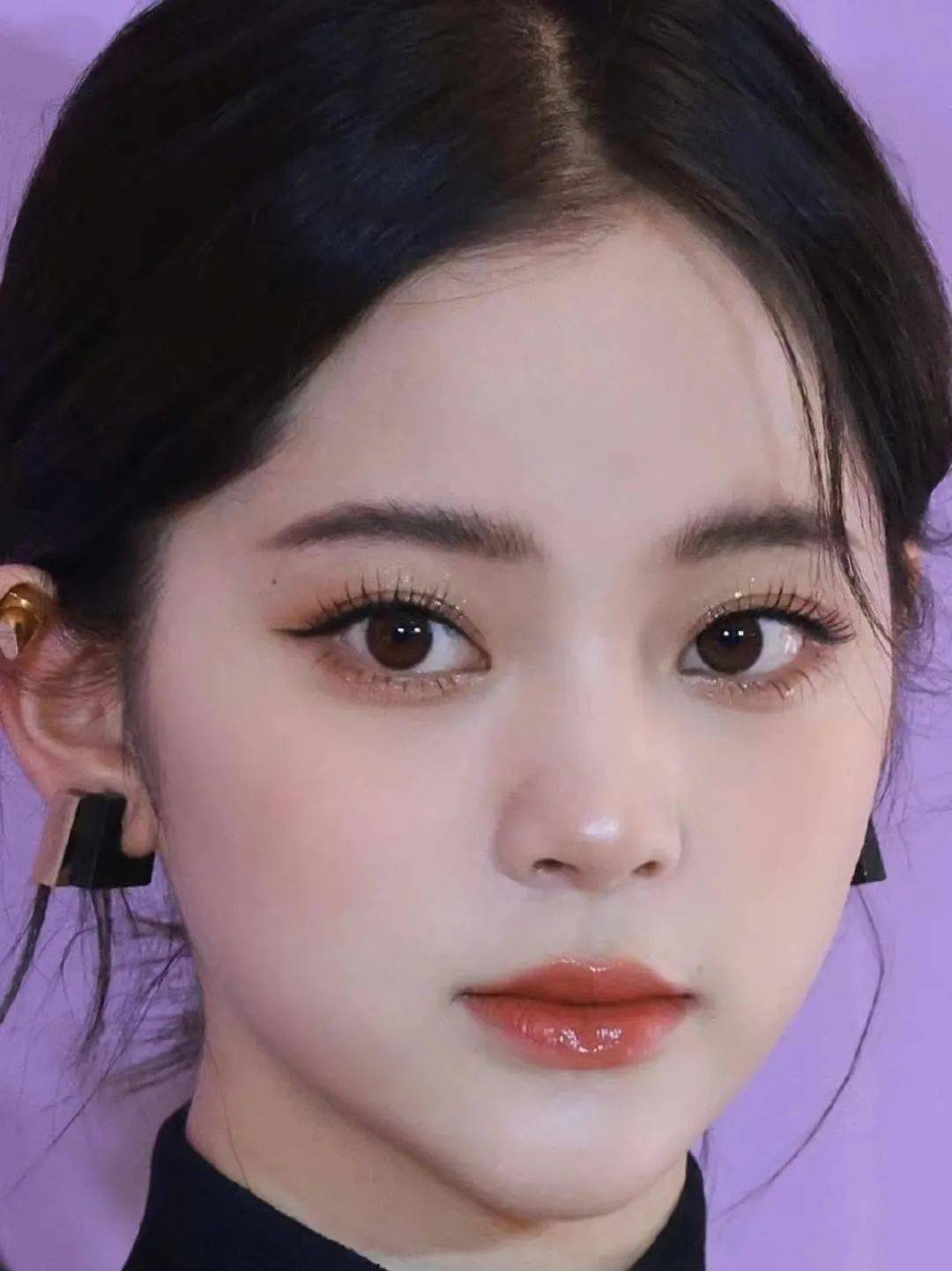 惨状糟糕，居然真被她美到！娱乐圈竟然有人靠“化妆”扭转黑惨状！