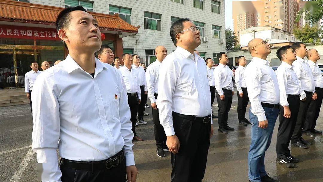 易县城市管理综合行政执法局▲易县教育和体育局共同祝愿伟大的祖国