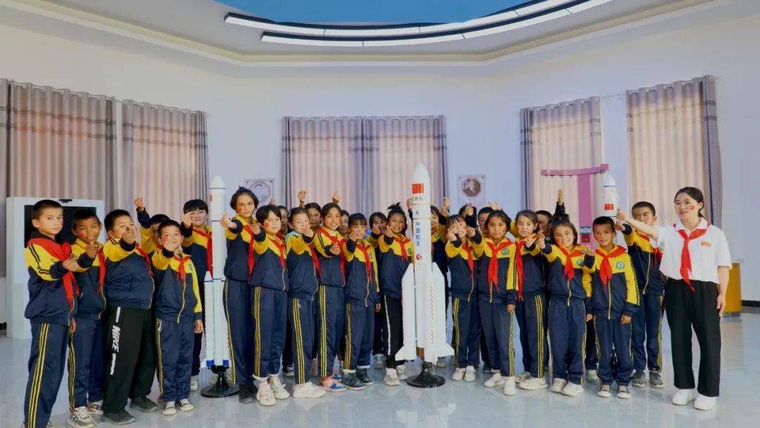 国庆特刊 ③ | 平湖市文涛中学与沙雅县向阳学校开展了"祖国华诞同