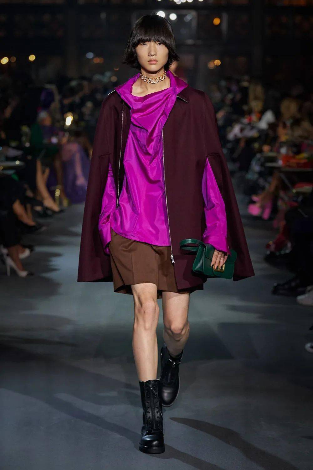 廓形 Valentino 2022 春季系列发布，刺绣、蕾丝、印花…… 尽显高级！