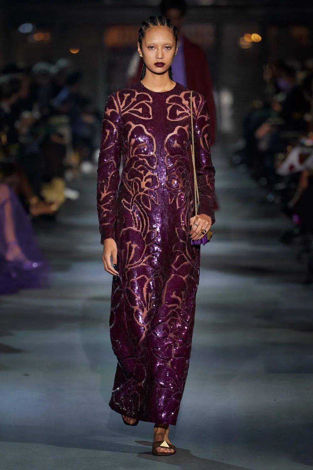 廓形 Valentino 2022 春季系列发布，刺绣、蕾丝、印花…… 尽显高级！