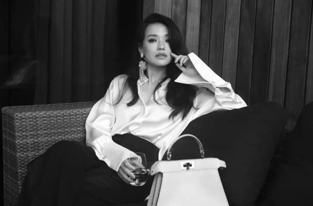 polo 渣女风已经OUT了!2021年流行“无性别风”,高级爆了!