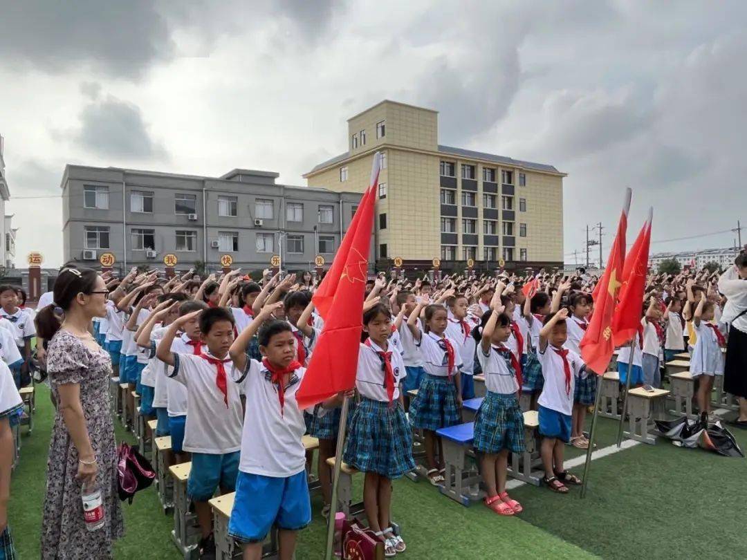 吉水县黄桥小学向国旗敬礼请党放心强国有我系列活动