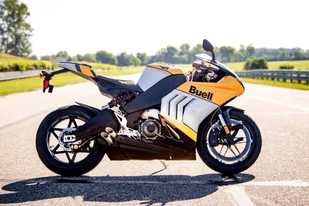 在今年初,命运多舛的美国摩托车品牌buell(布尔),重新拿回商标权之后