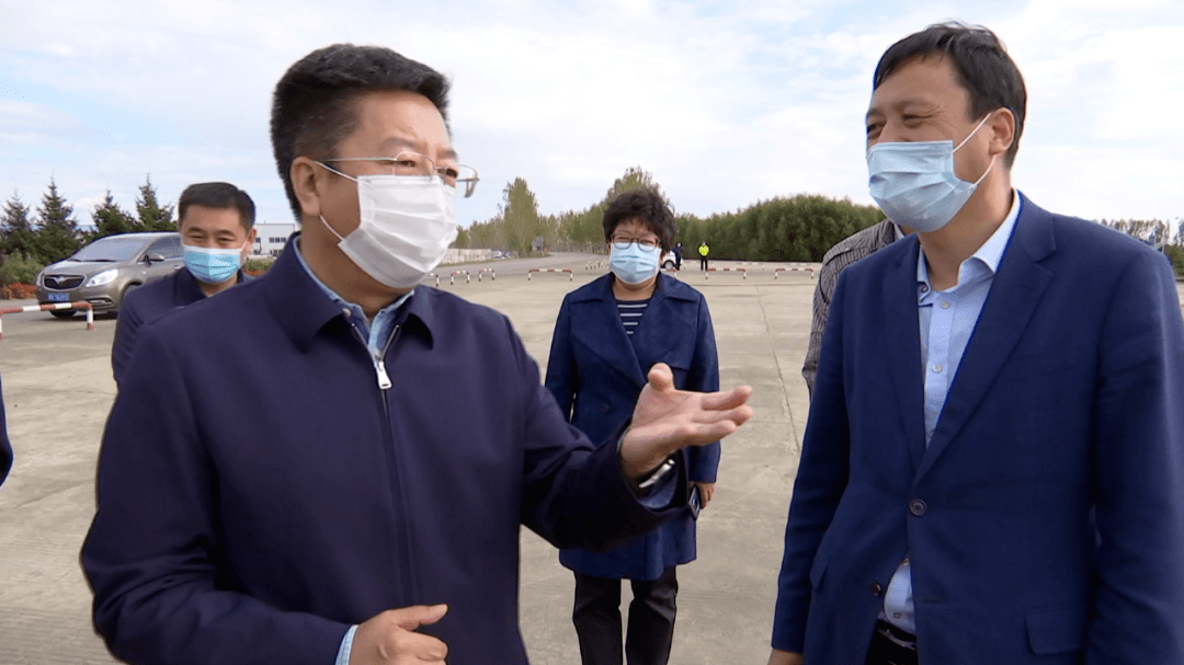 10月2日,市委书记孙恒义以"四不两直"方式,深入到我县检查指导当前