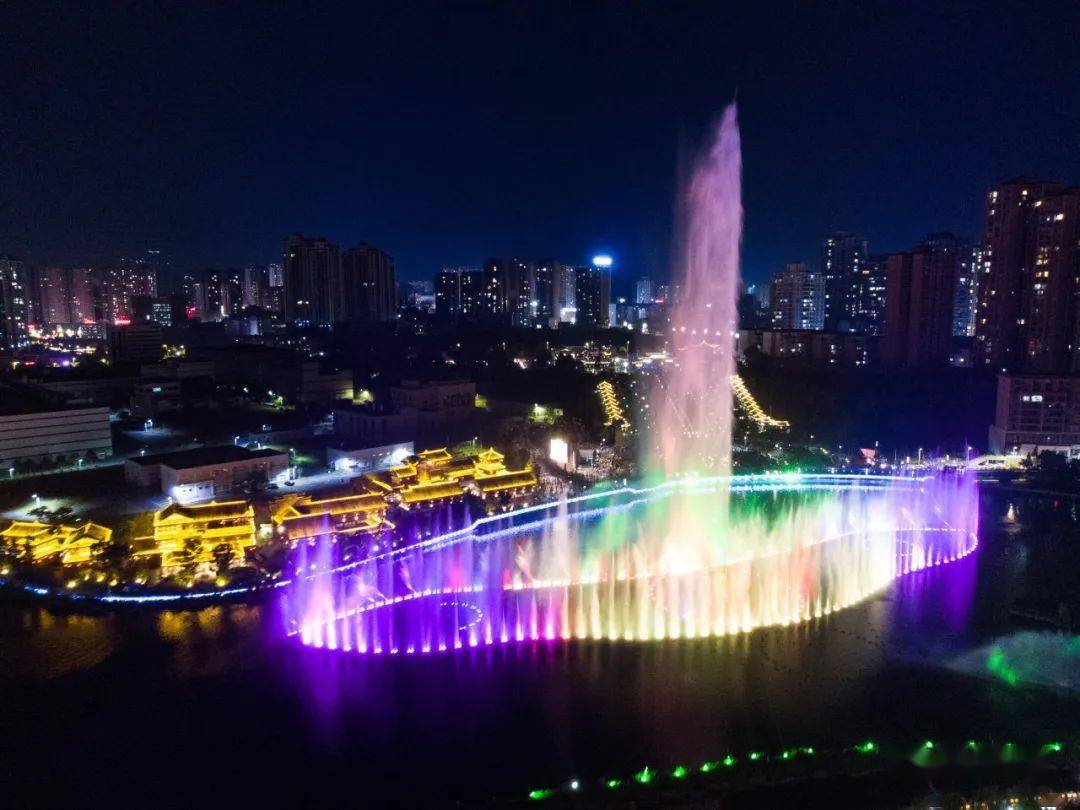 毕节碧阳湖音乐喷泉图片