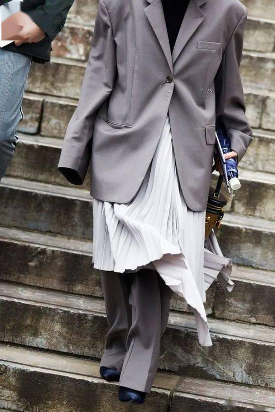 生活 穿得轻松，美得更高级