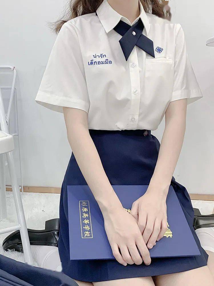 水手服 虞书欣、杨超越都在穿的水手服，究竟有多好看？