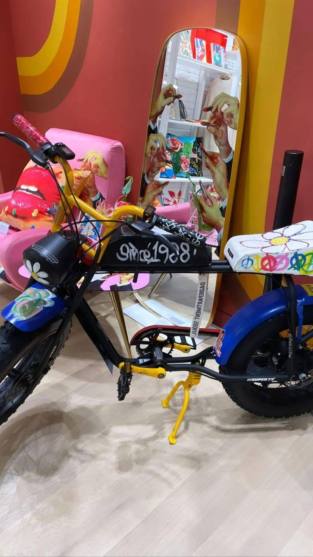 最新权志龙电瓶车出现在别人ins