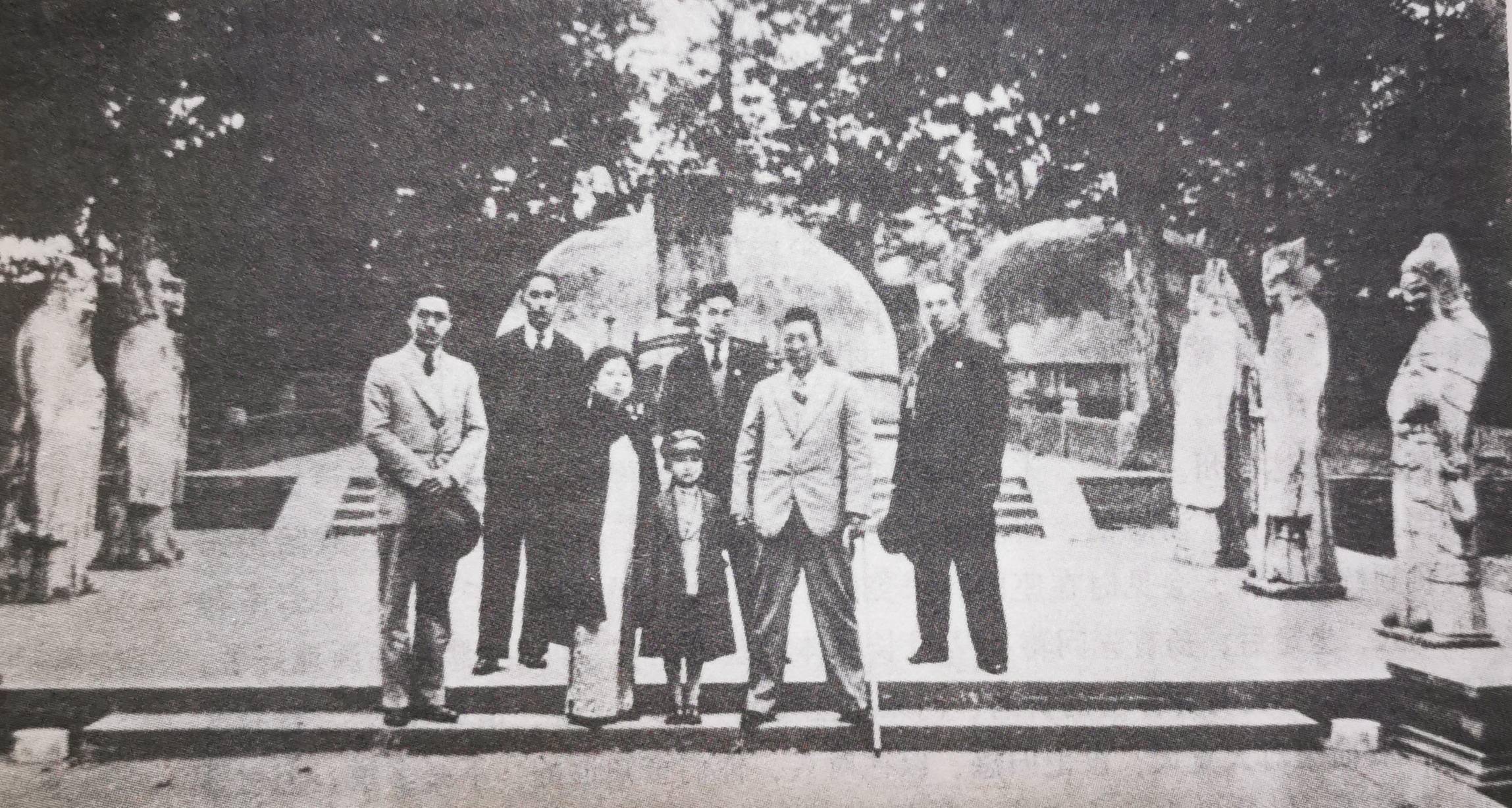 杨虎城与谢葆真,杨拯中(儿子)等让张蕙兰意想不到的是,丈夫被囚禁后