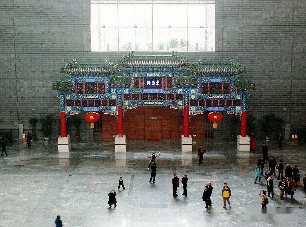 重生的景德街牌楼