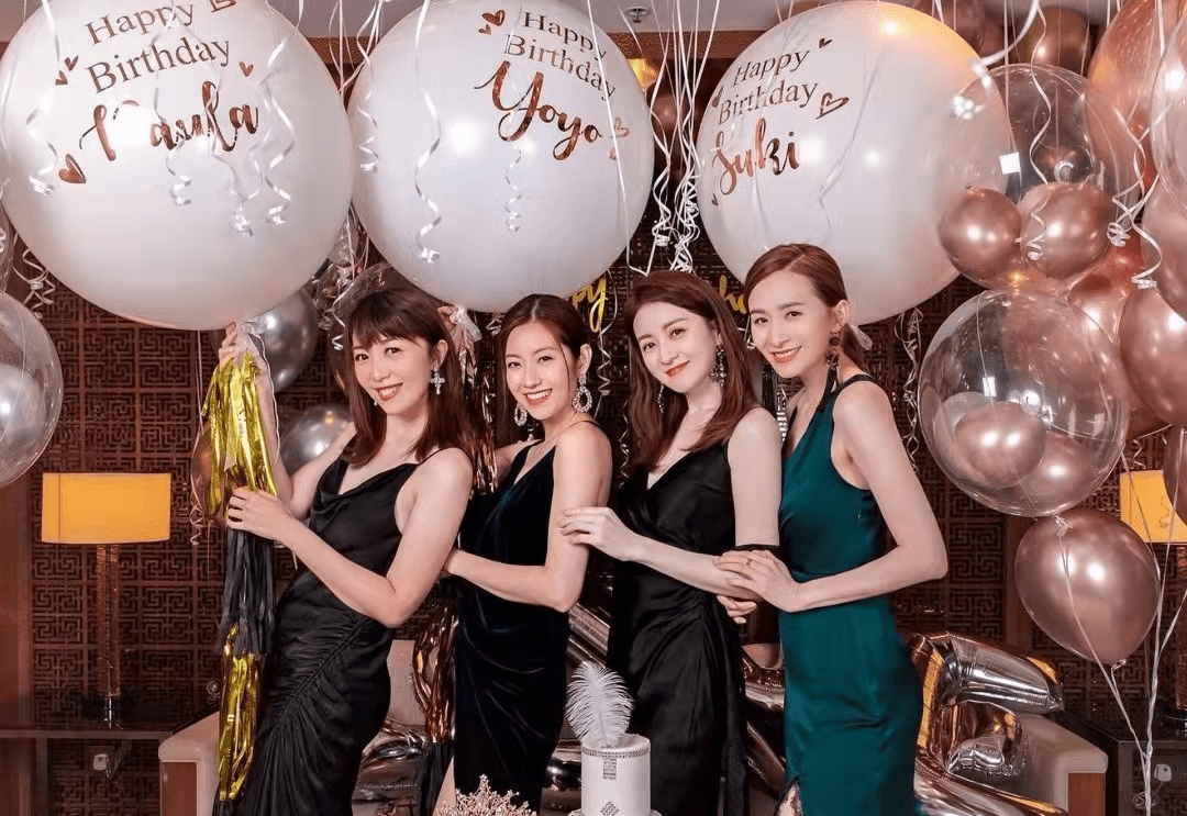 原创劲吸睛辣妈团开处女座生日派对全部深v晚装出席大秀美腿