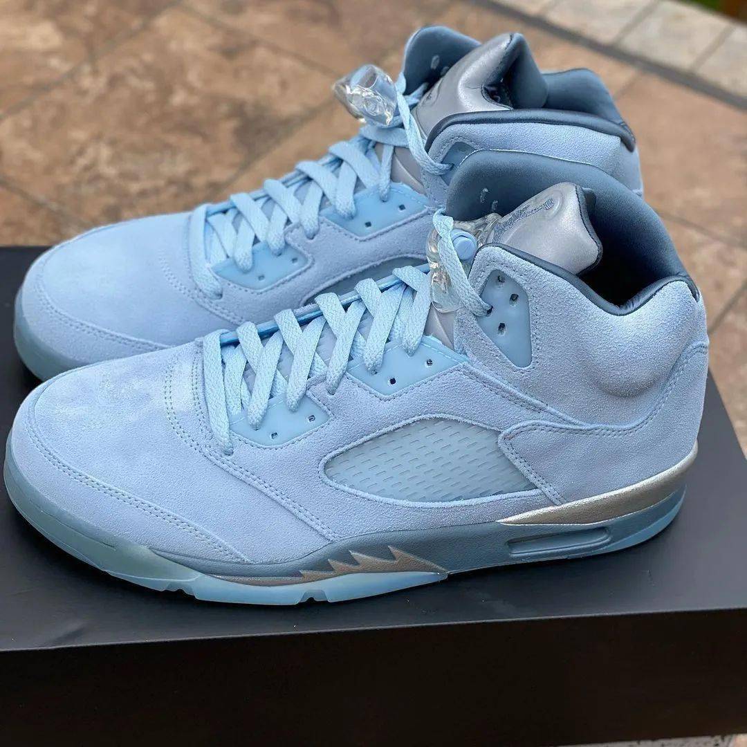 网络 「新冰蓝」Air Jordan 5 上脚曝光！麂皮鞋面质感无敌！