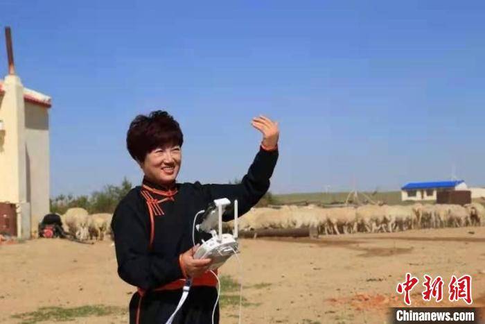 草原少女乌音嘎和妈妈的互联时代牧场梦 斯琴格日乐