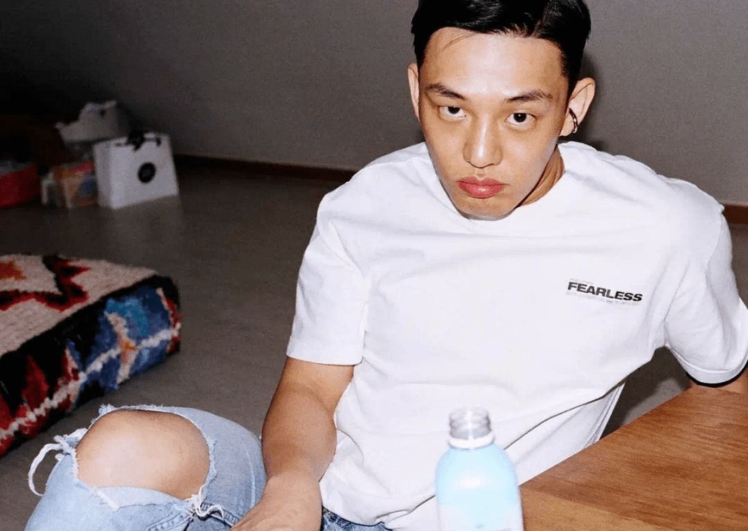 亚洲|刘亚仁再次拿到影帝大奖!