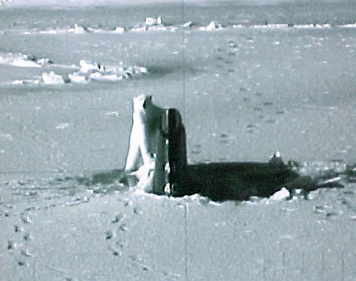 美国最强核潜艇康涅狄格号的奇妙历程 曾被北极熊当作美味啃食 事故