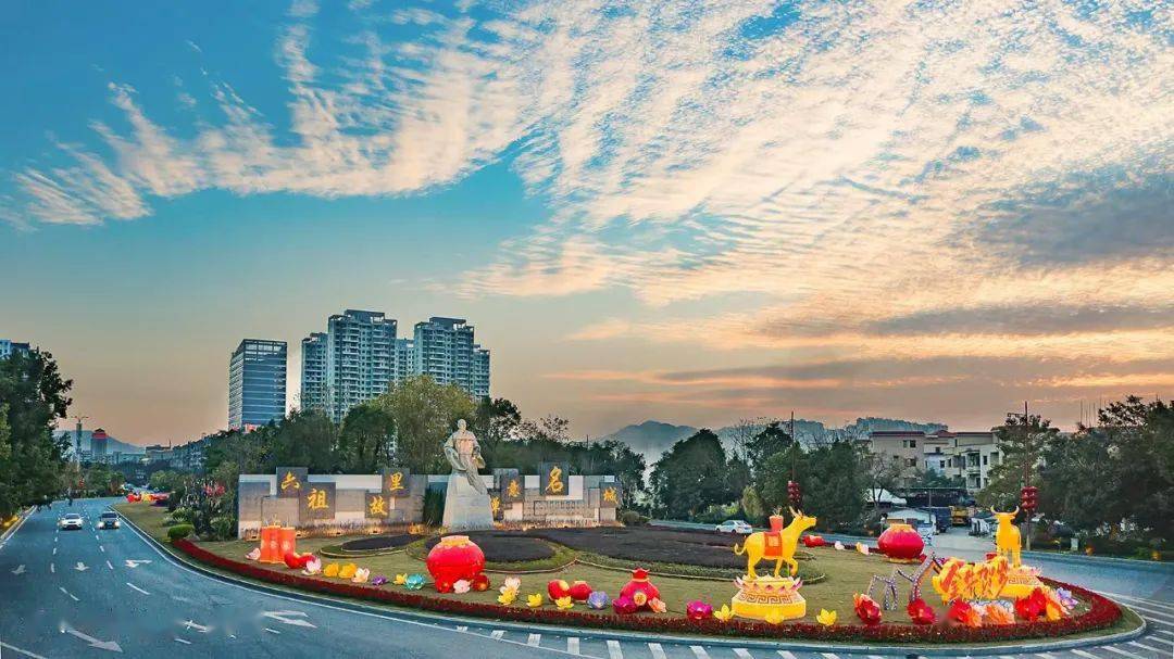 喜报新兴这条路入选全省十大最美普通国省干线公路