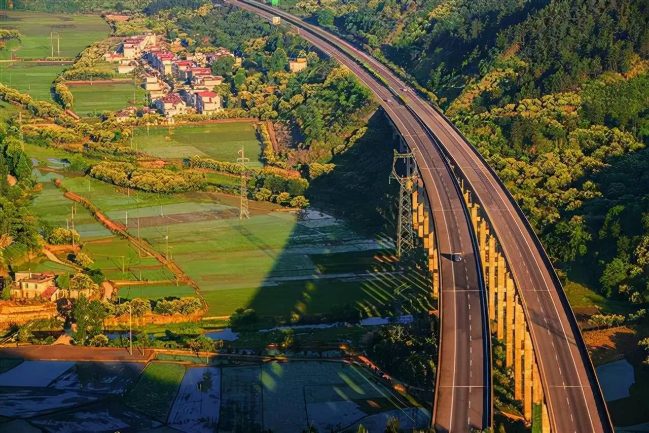 批了武英高速将增石桥铺互通收费站