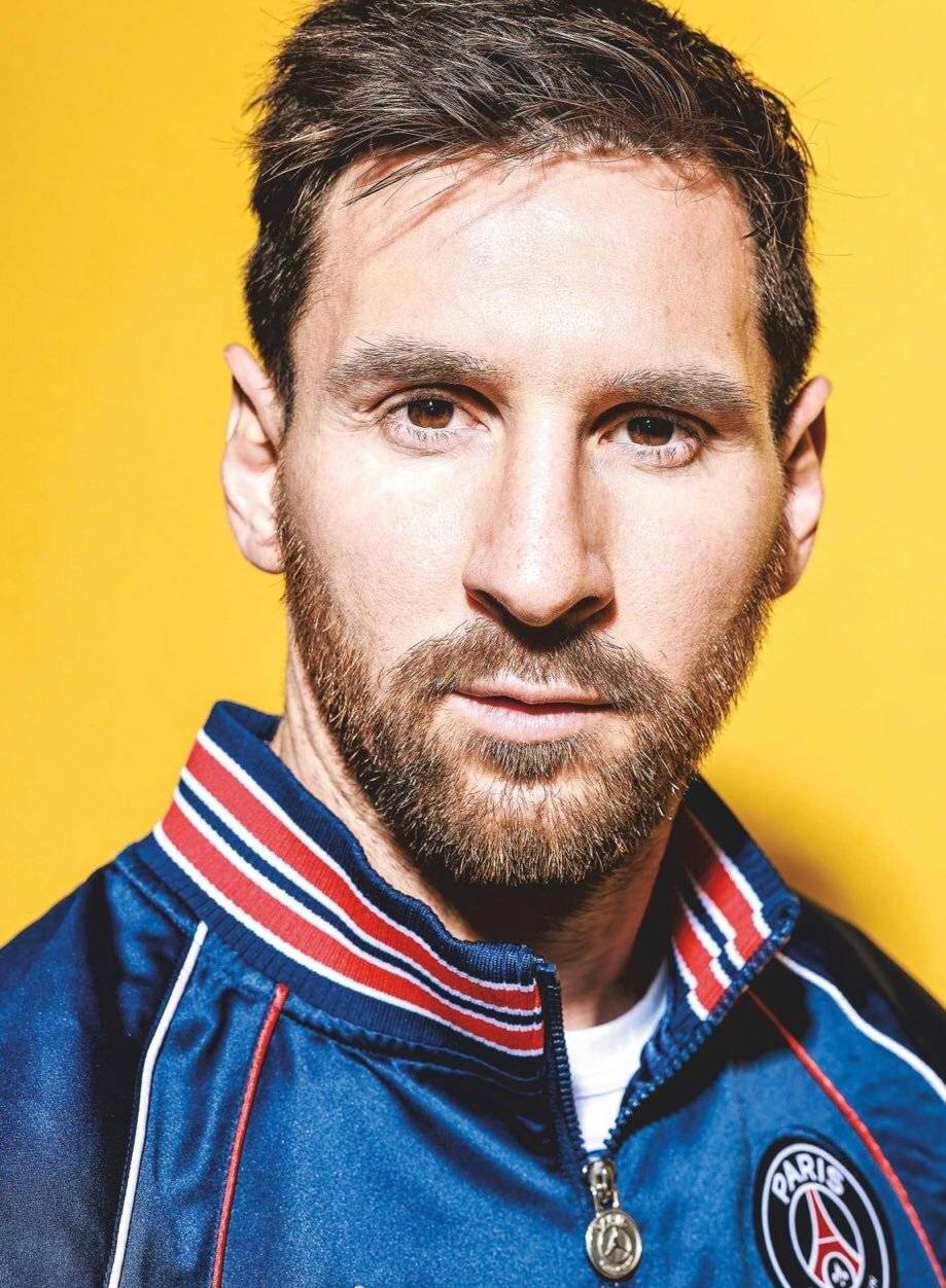 图集梅西接受法国足球专访时拍摄的写真图