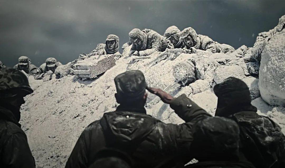 影片深度还原了抗美援朝战争的惨烈场景,呈现了一幅幅不怕牺牲,奋勇