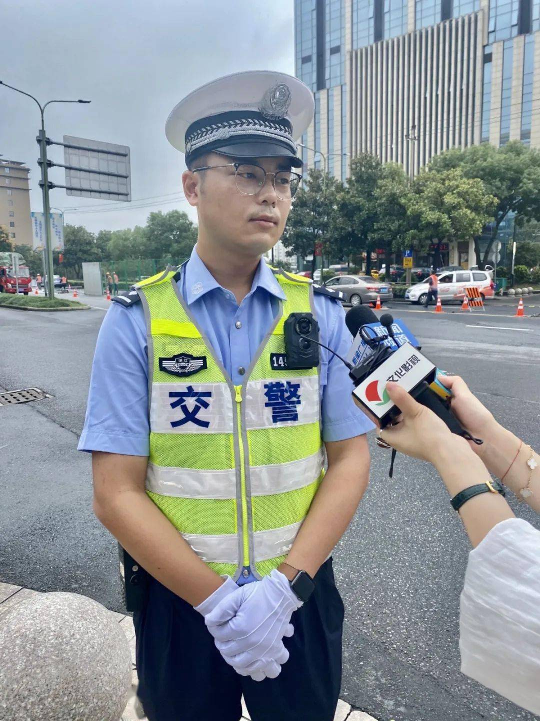 嘉兴市公安局交警支队二大队城南中队指导员时宇杰建议:东西方向的