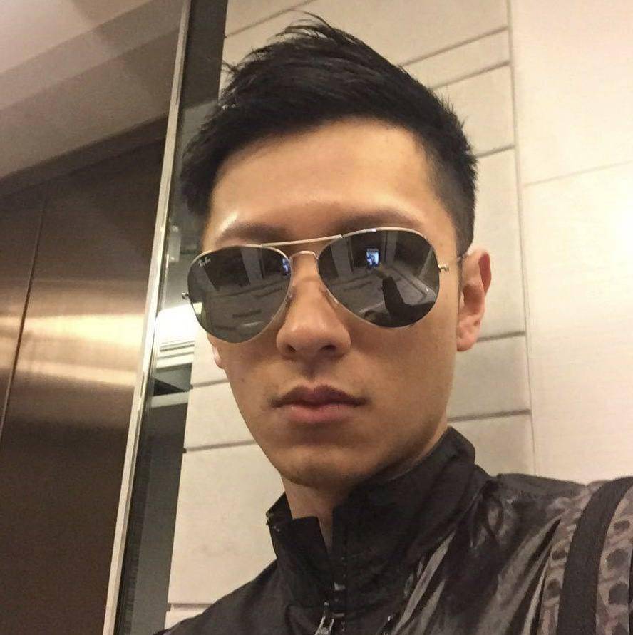 但无奈tvb那个时候的男演员实在太多,所以作为新人的高钧贤也很难获得