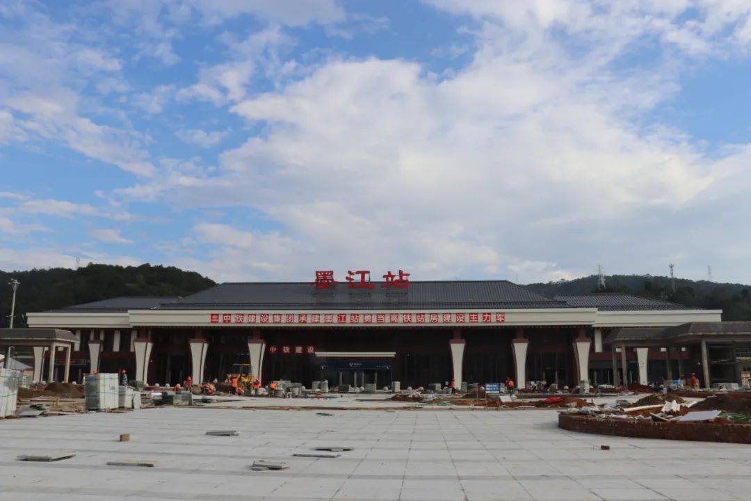 国铁集团党组成员副总经理王同军添乘调研检查玉磨铁路元江站墨江站
