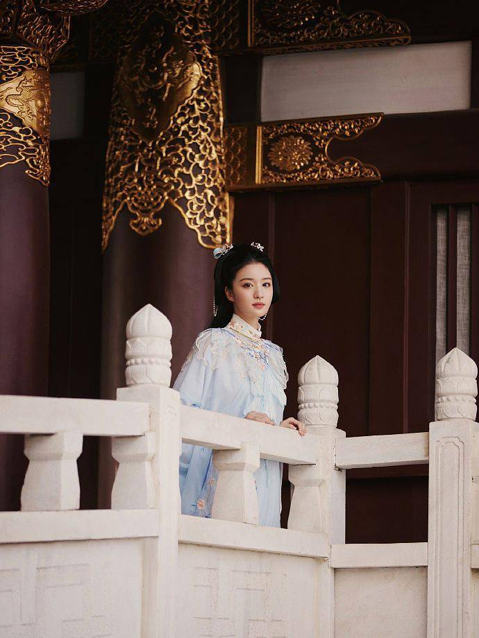 古宜今 王楚然古装出镜美若仙子 明眸皓齿气质端庄