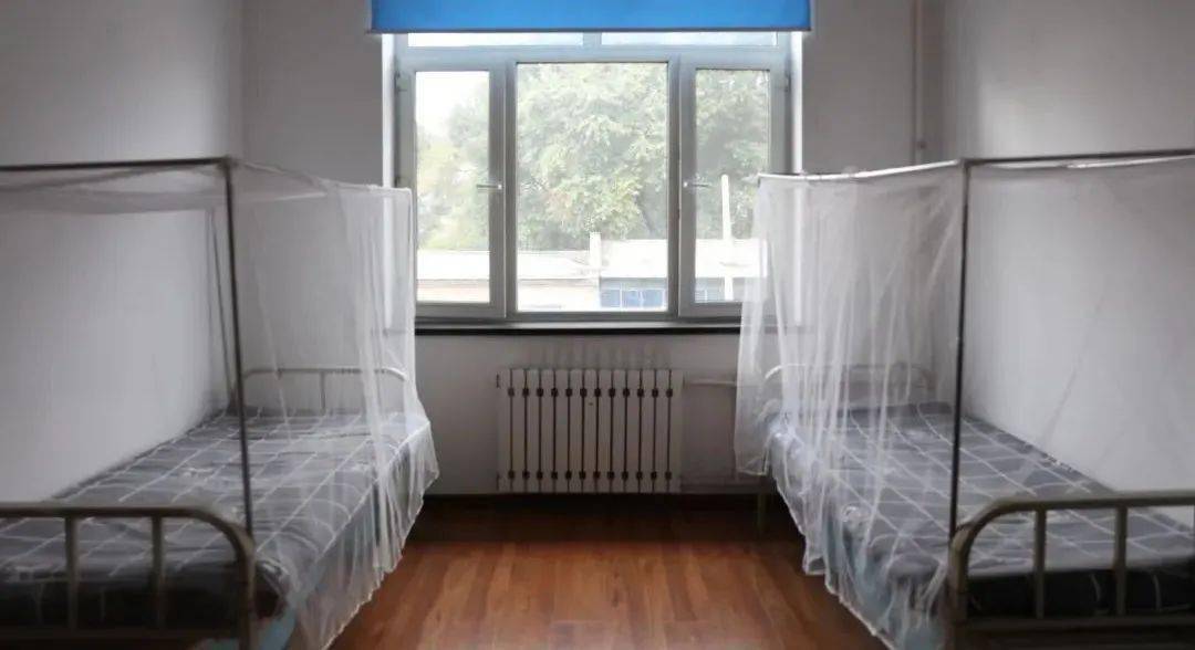 近日,这个段党委针对部分轮班制职工提出的宿舍内被褥和床单,被罩为