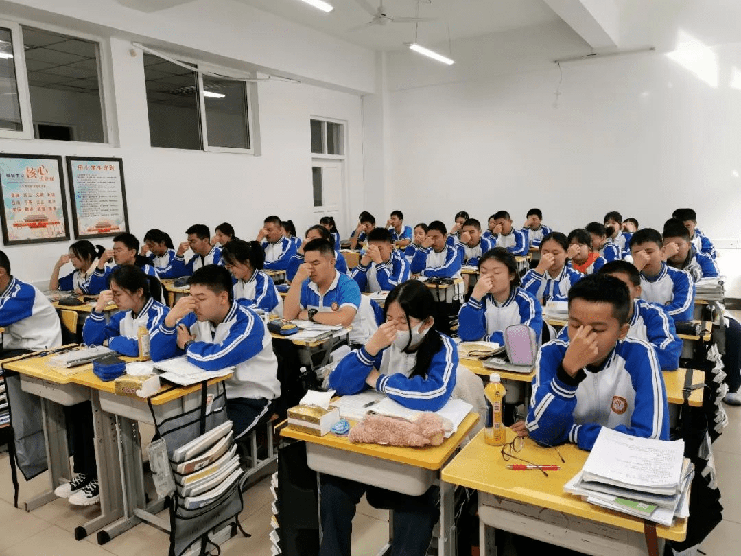 哈市部分学校恢复线下授课,第一天上课都啥样?