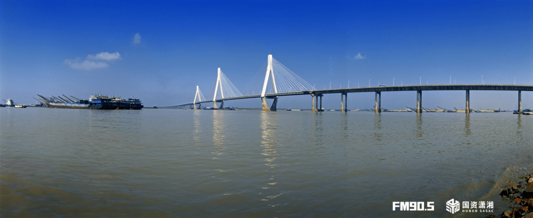 岳阳洞庭湖大桥.