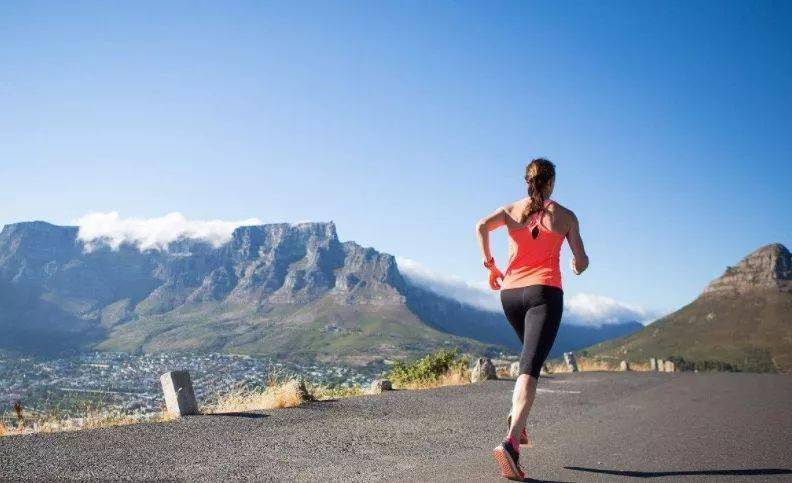 怎样才能让自己跑步跑的非常快 f4a6470583b94656a7695d39eef9b57d.jpeg