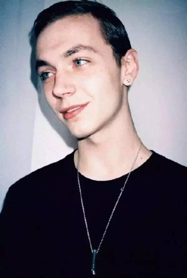 男人怎么变得精致 02ef065152b1491aaa9b1887eb03e2b4.jpeg