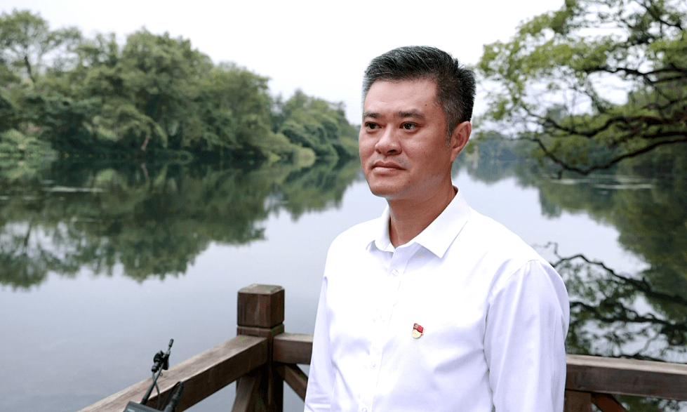 贯彻落实市党代会精神当先锋创特色奋力打造生态名县访莲花县委书记