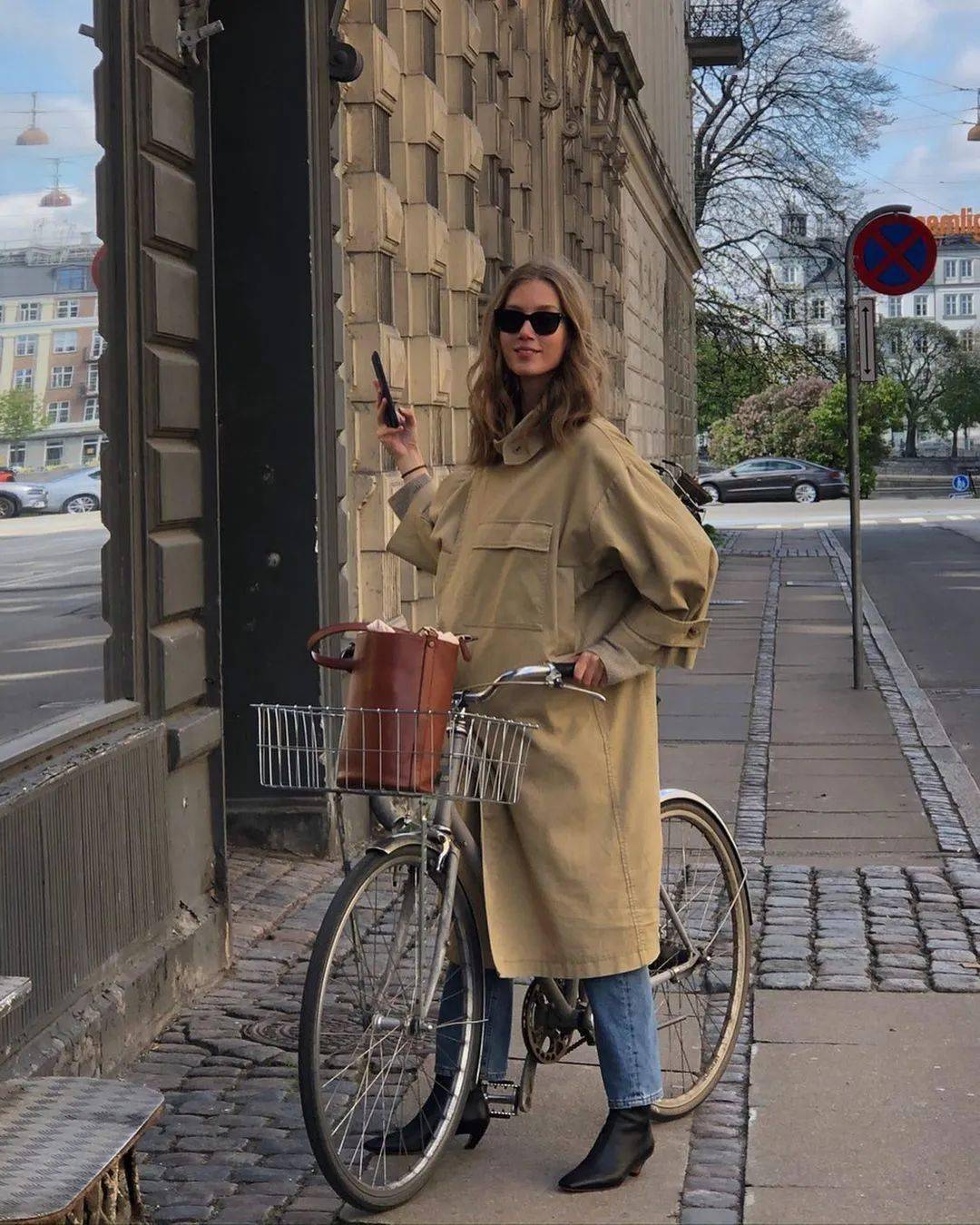 Vogue 在哥本哈根时装周 时髦女士都是骑单车赶场子的