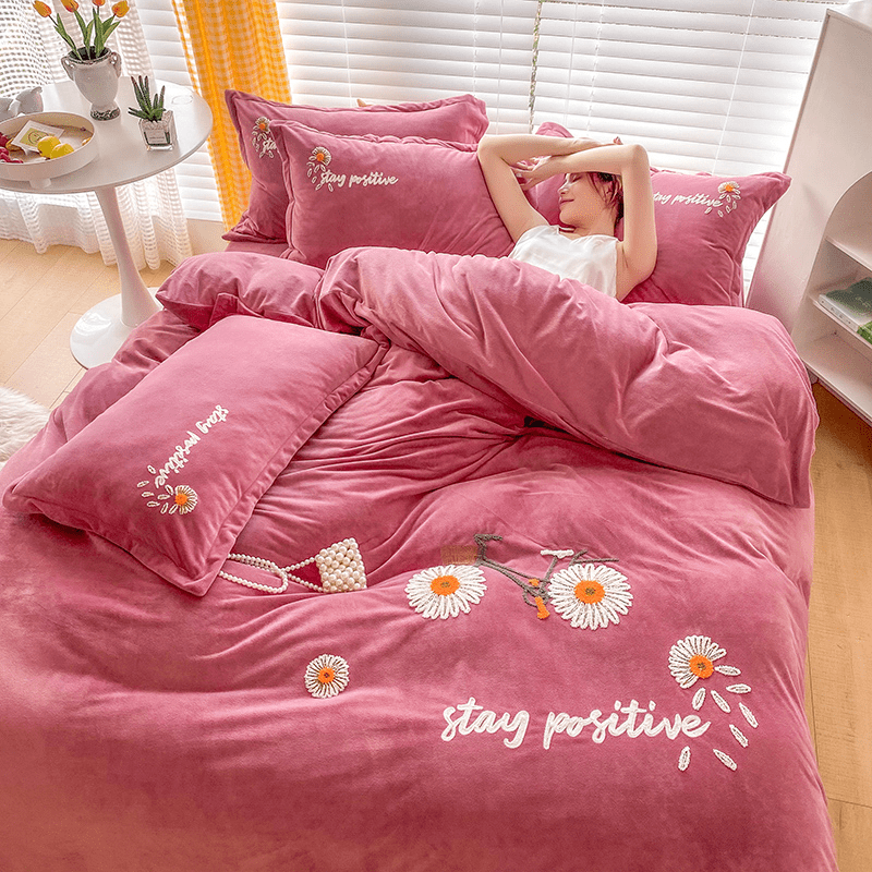 大气 159元抢购加厚宝宝绒毛巾绣四件套