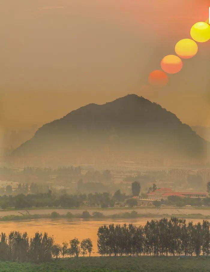 济南摄影爱好者登顶鹊山,拍摄重阳"黄河华山日出图"