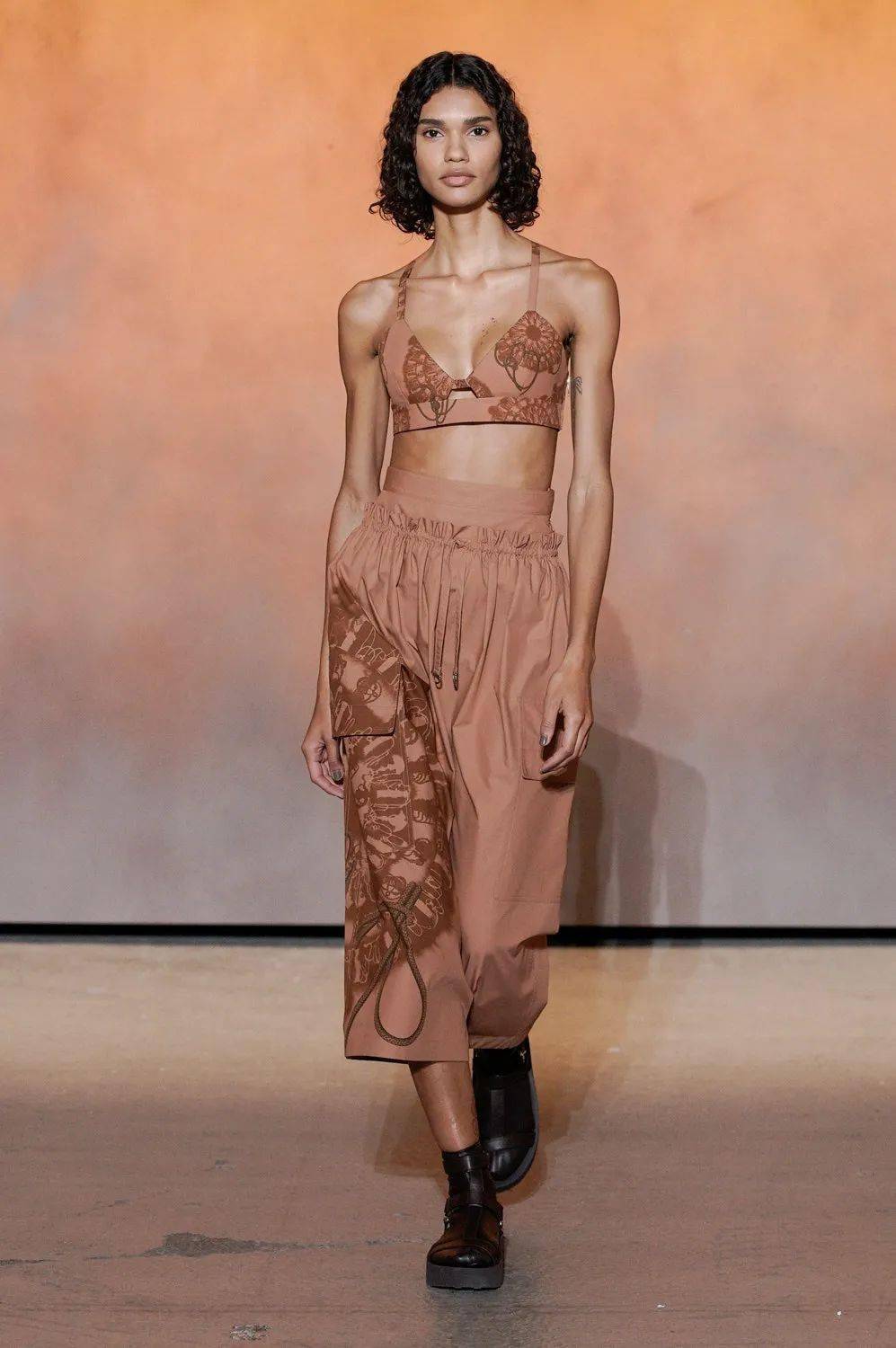 公众 把太阳光的颜色穿在身上!HERMèS(爱马仕)2022春夏全新系列发布