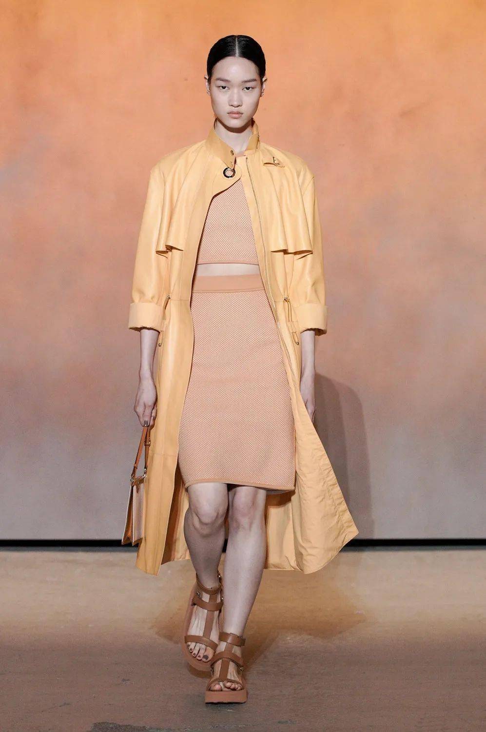 公众 把太阳光的颜色穿在身上!HERMèS(爱马仕)2022春夏全新系列发布