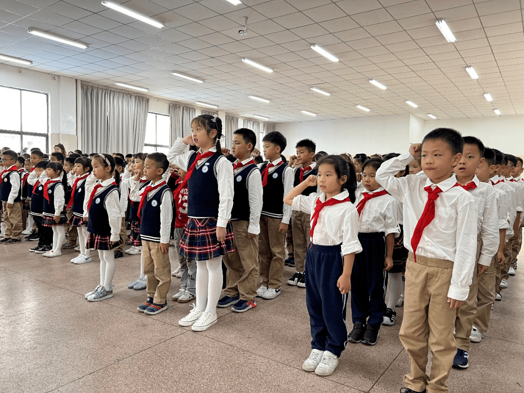 我是少先队员啦余杭区良渚第一小学二年级入队仪式