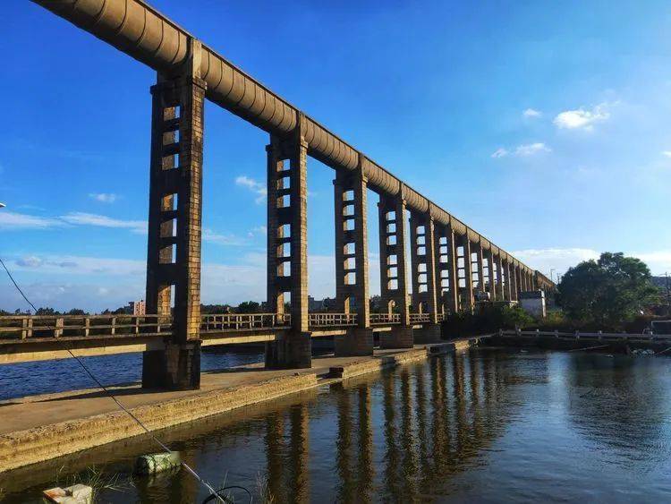 手机拍故事勤劳惠安女肩挑手扛筑曲江渡槽