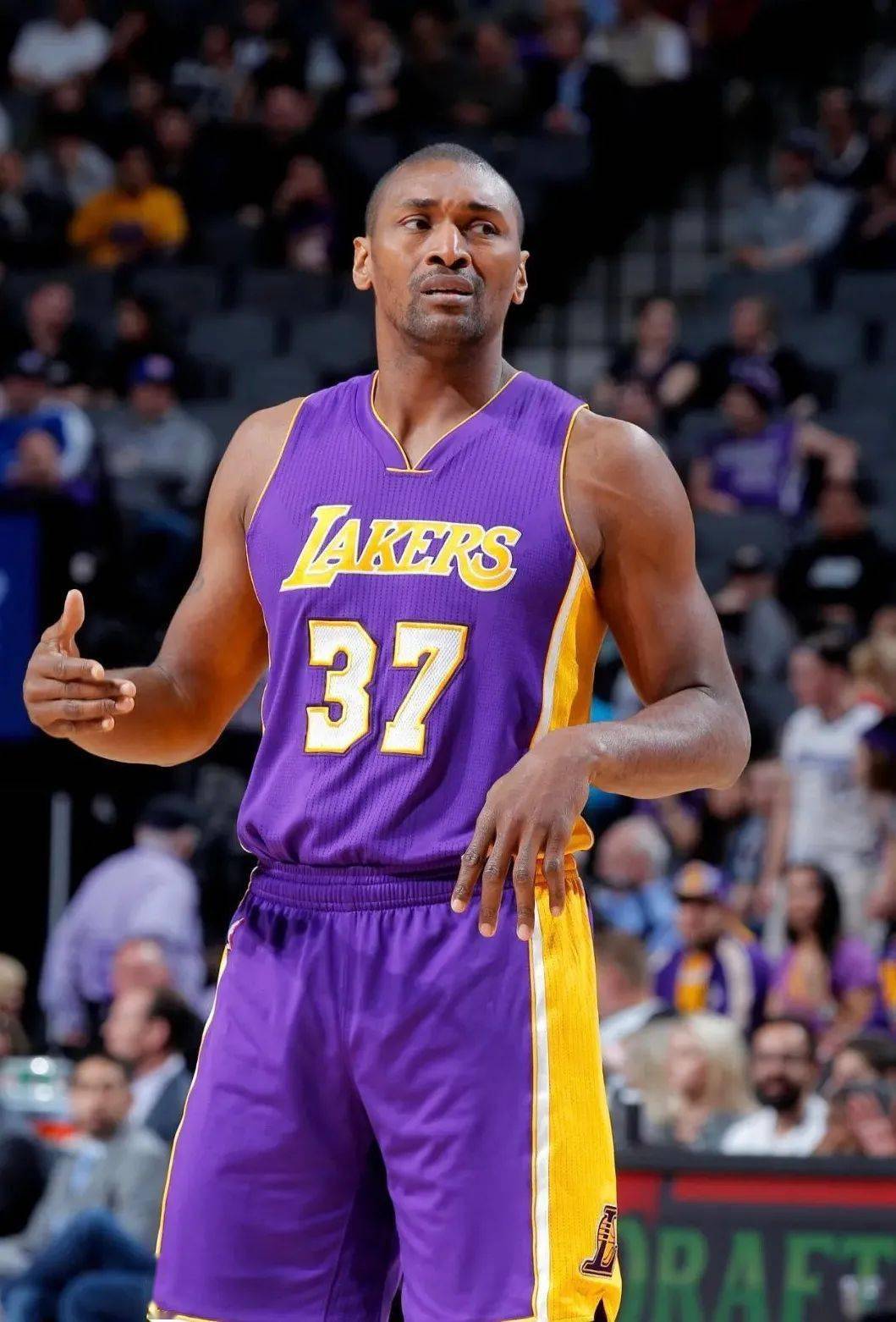 41岁!申请加盟湖人!他是全nba最能打的人......._慈世平