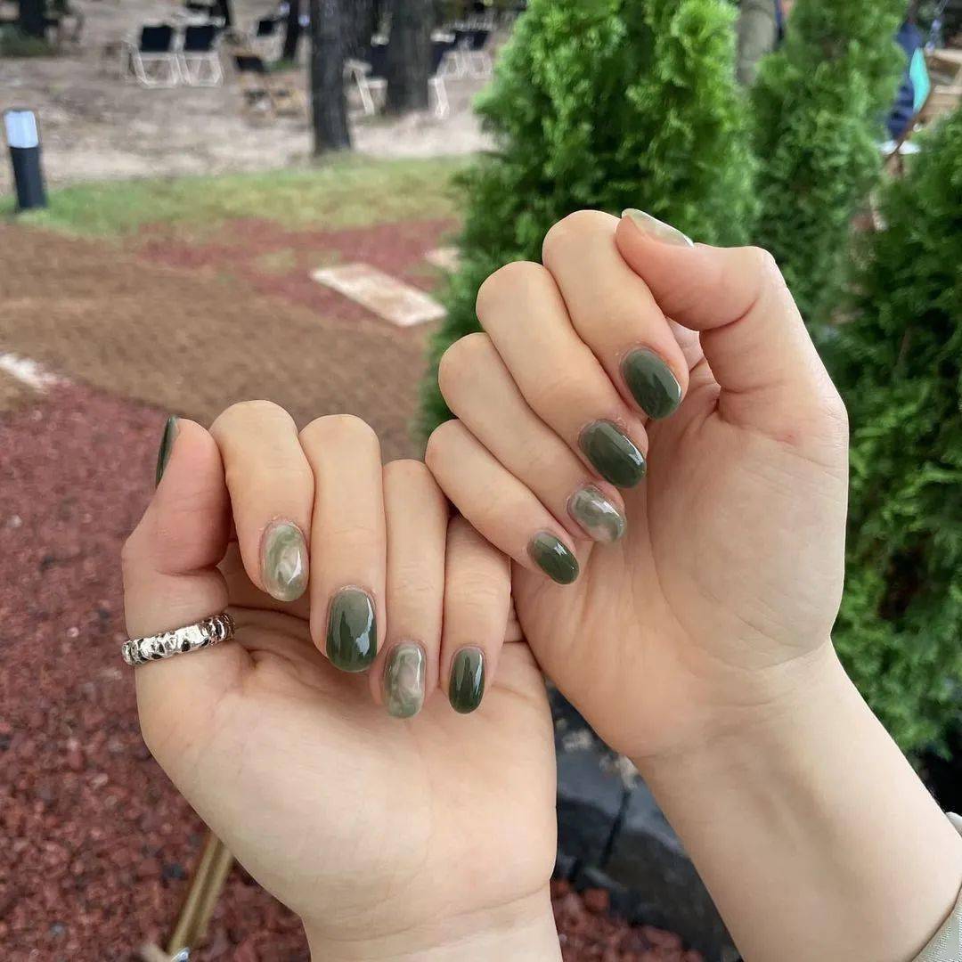 姐妹被姐妹轮流夸的美甲长这样~