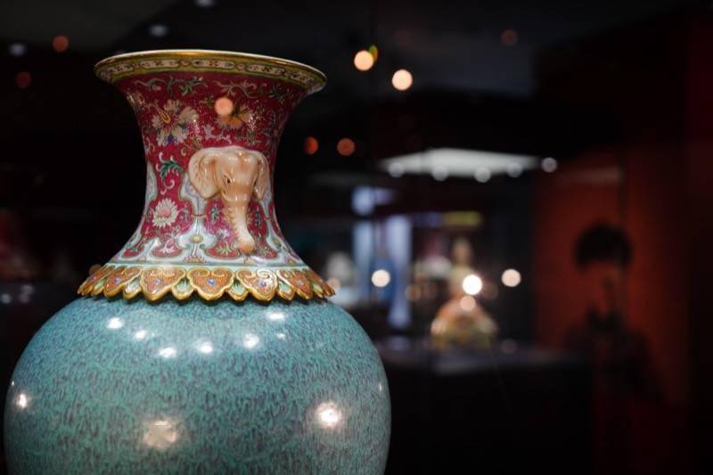 文明|从郎世宁油画、西洋钟表看清代中西方文明的互动