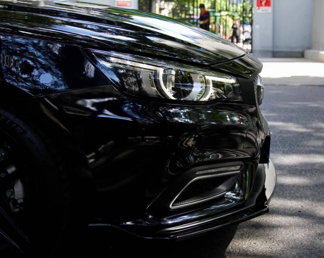 低调的黑豹名爵6全黑风格改装案例